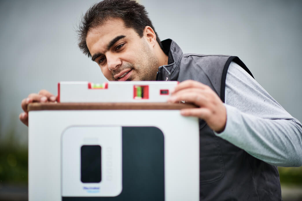 L’installation des bornes de recharge chez Technopolis en images