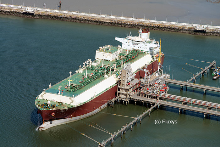 LNG-tanker aan de kade 